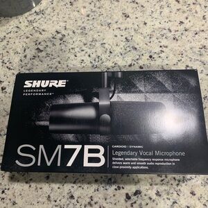 Shure SM7B microphone